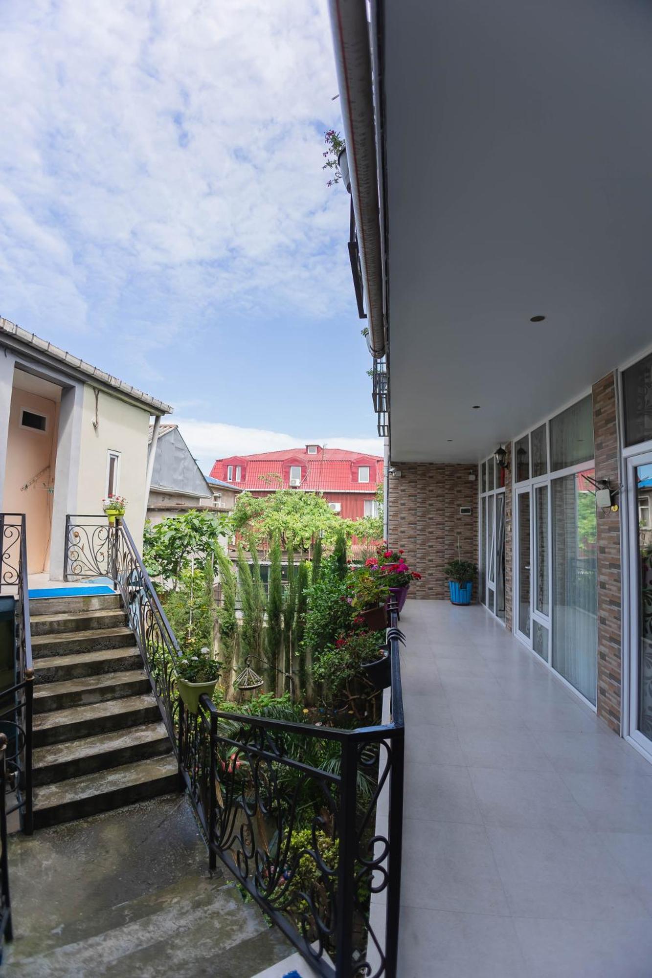 Guest House Ocean Force Batumi Zewnętrze zdjęcie